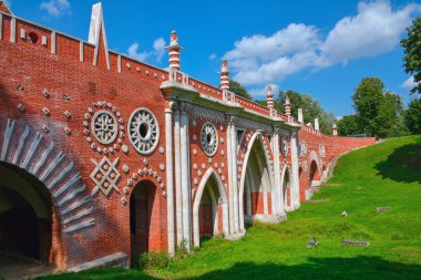 Park Tsaritsyno eski tuğla köprü
