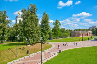 Park Tsaritsyno yaz saati