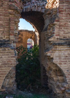 17. yüzyılda inşa edilen Gilavar köyündeki antik Arnavut kilisesi Kilwar 'ın kalıntıları