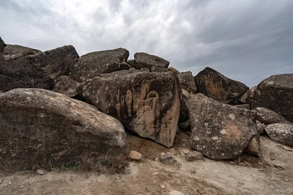 Pozůstatky staré civilizace. Rezerva Gobustan, Ázerbájdžán — Stock fotografie
