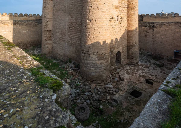 Antigua fortaleza, del siglo XIV, situada en Mardakan, Azerbaiyán — Foto de Stock