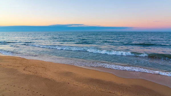 Zamazany ruch fal na plaży — Zdjęcie stockowe