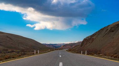 boş ülkede yol dağlar