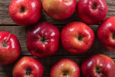 Organik Gmo, Azerbaycan 'da yetişen çeşitli Gizil Ahmet tipi yüksek demir elmalar.