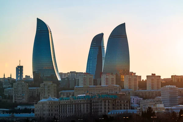 Azerbaiyán Bakú Marzo 2020 Vista Las Torres Llama Atardecer — Foto de Stock
