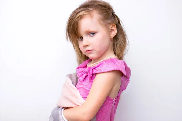 Liten Blond Tjej Med Lockigt Hår Porträtt Söt Barn Förskoleåldern — Stockfoto