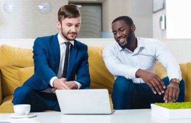 Professioanl iş adamları birlikte çalışma