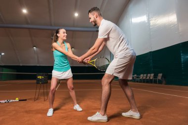 Tenis oynamak öğrenme olumlu arkadaş