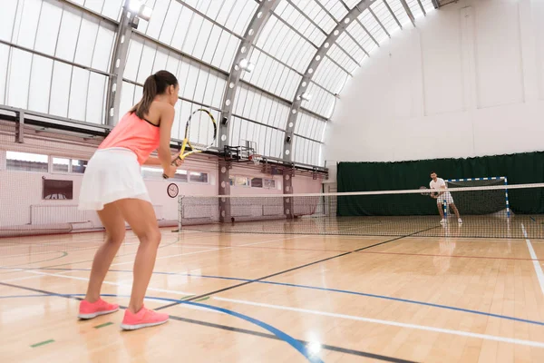 Profesyonel sporcu tenis oynamaya — Stok fotoğraf