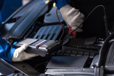 Profesyonel mekanik muayene araba motoru