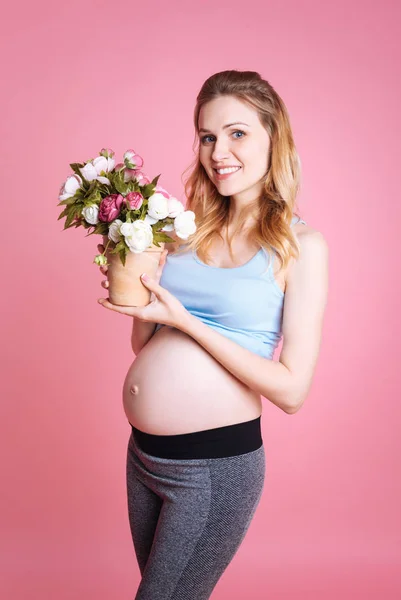 Bouquet de maintien de grossesse ravi positif — Photo