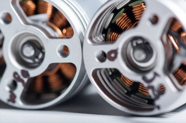 İki motor armatür ayrıntılarını yakın çekim