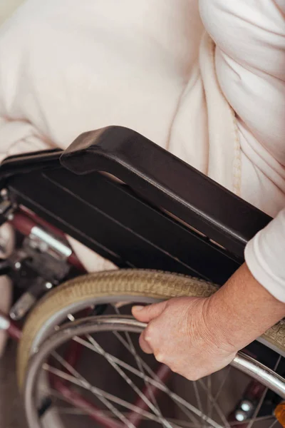 Κοντινό πλάνο της αναπηρικής πολυθρόνας — Φωτογραφία Αρχείου