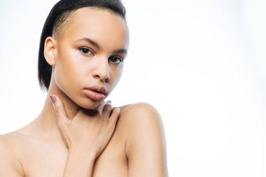 Güzel genç Asyalı kadın kendisi stüdyoda dokunaklı