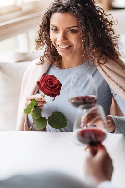 Cheerful young African American woman having the date — Stock Photo, Image