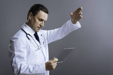 Akıllı doktor ile tıbbi cam el hareketi