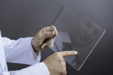 Özel tıbbi cam holding doktorlar eller yakın çekim