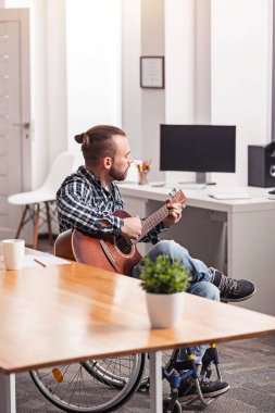 Engelli müzisyen müzik dalış ilham