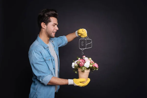 Plantas de riego hombre guapo inspirado . — Foto de Stock