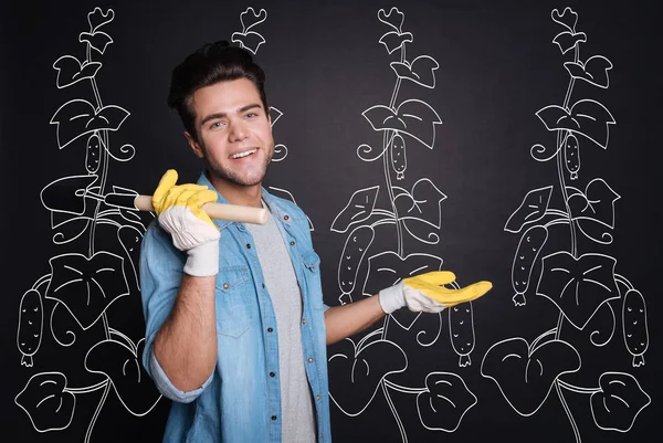 Yakışıklı adam Bahçe sonra rahatlatıcı memnun.