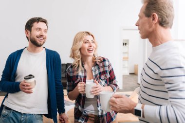 Birbirinizle konuşmak güzel pozitif insanlar