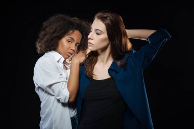 Baştan çıkarıcı şaşırtıcı birbirine yakın kalmak modelleri