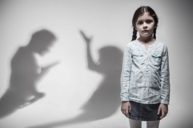 İki aile kavgası ifade siluet