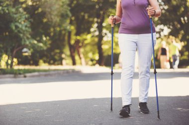 Yürüyen Polonyalılar kullanımda yakın çekim