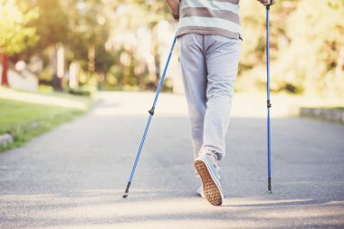 Bir adım daha güzel sportif adam