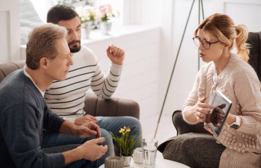 Ciddi iyi terapist tablet kullanma