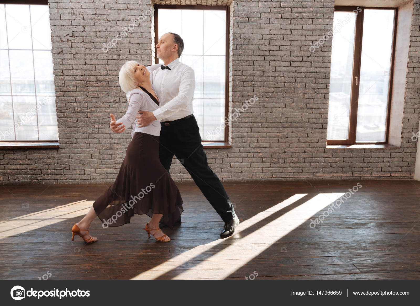 бальные танцы для взрослых. танго бачата сальса. танцы для всех возрастов. школа аргентинского танго. танго аргентинское а.