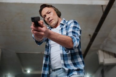 Eğitim profesyonel nişancı tespit