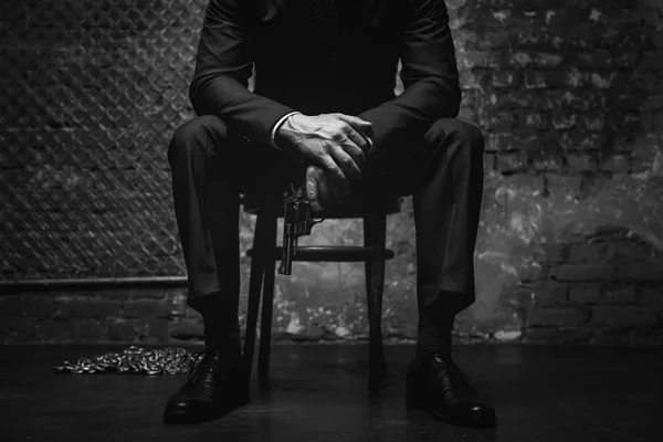 Otoriter şık beyefendi tehlikeli arıyorsunuz