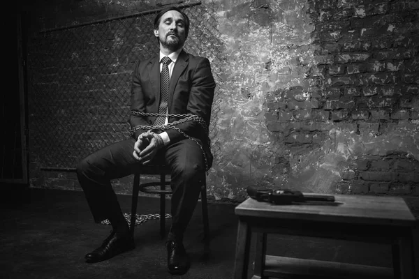 Kurnaz savunmasız adam bir plan geliyor