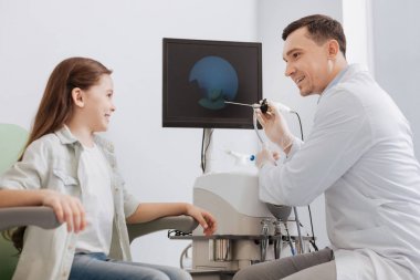 Pozitif otolaryngologist KBB enstrüman holding