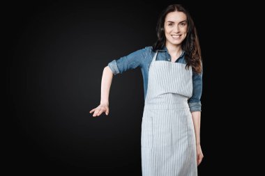 Kameraya poz ise olumlu memnun güzel kız