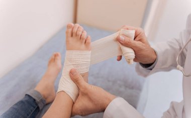 Usta dikkatli doktor esaret fiksasyon için uygulama