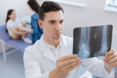 Bir X ray fotoğraf eğitim ciddi emin cerrah
