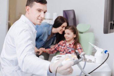 KBB aleti alarak özenli olumlu doktor