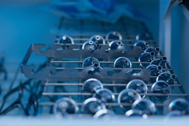 Çelik kulak huniler kutusunda steril olmak