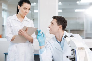 Notlar yaparken yetkili Yardımcısı