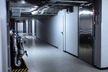 Servis odasına giden bir koridor yakın çekim