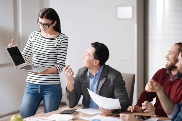 Pretty female presenting her project — Stock Photo, Image