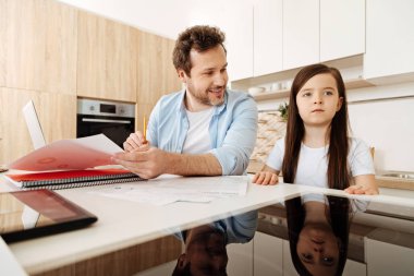 Mutlu baba kızını arıyor