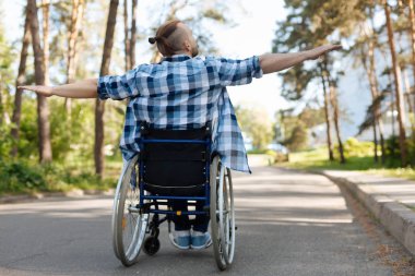 Taze hava nefes olumlu memnun adam