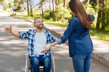 Pozitif Engelli erkek arkadaşı kucaklayacağım memnun