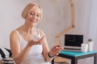 Harika Bayan reklam yeni krem