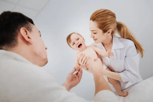 Emocional preocupado niño siendo un poco travieso — Foto de Stock