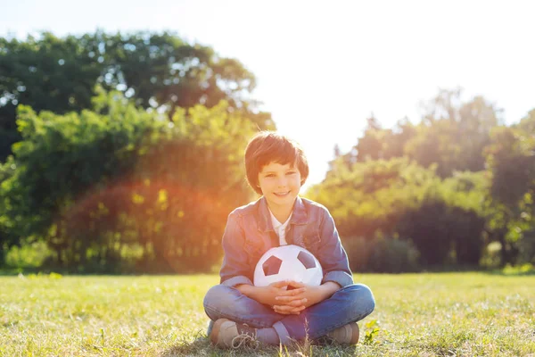 Enfant doué diligent être bon dans le sport — Photo