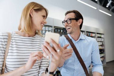 Elektronik heyecan almak alışveriş görüntü depolamak